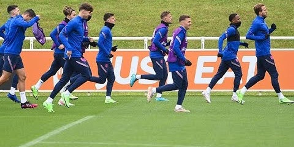 Ist das Spiel England gegen Dänemark zu Ende?